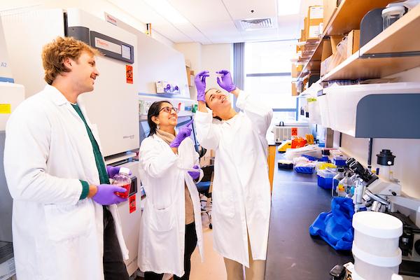 Students in immunology lab